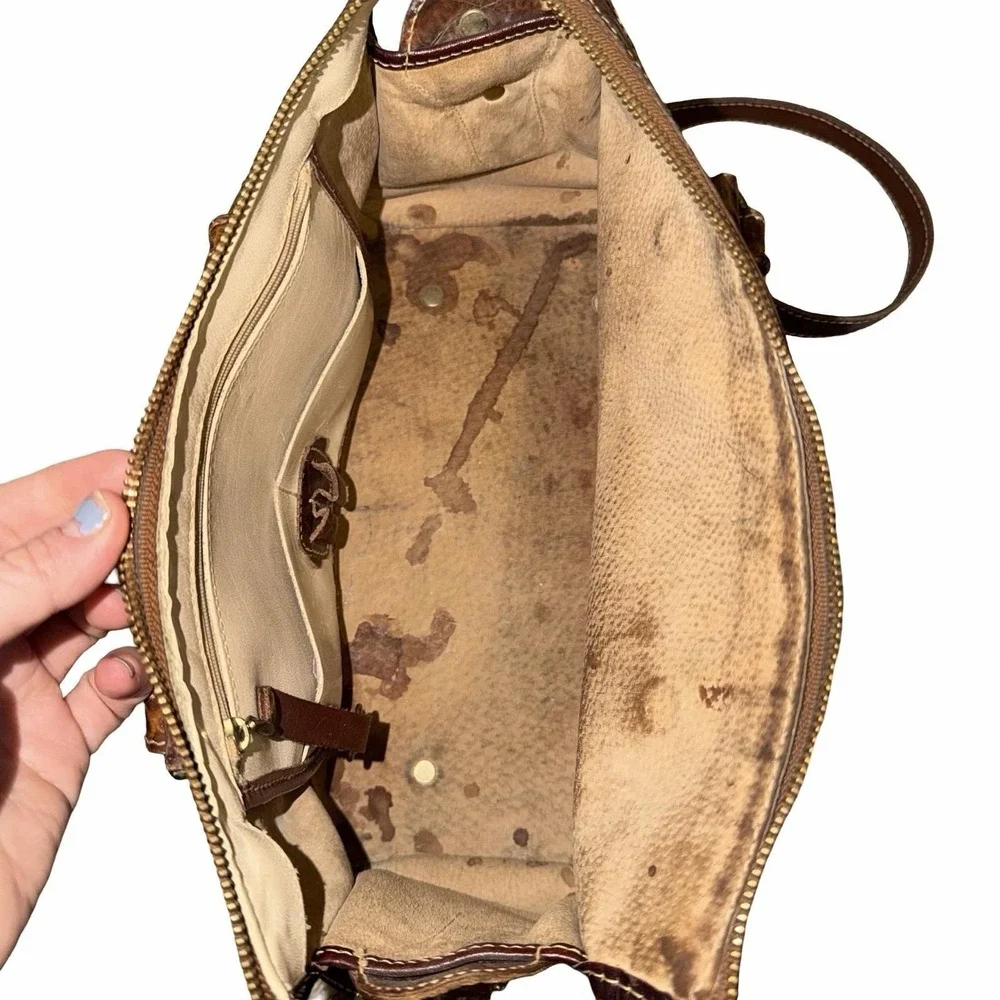 vintage‎ Brahmin Ivory satchel  With brown crocodile-embossed leather trim.